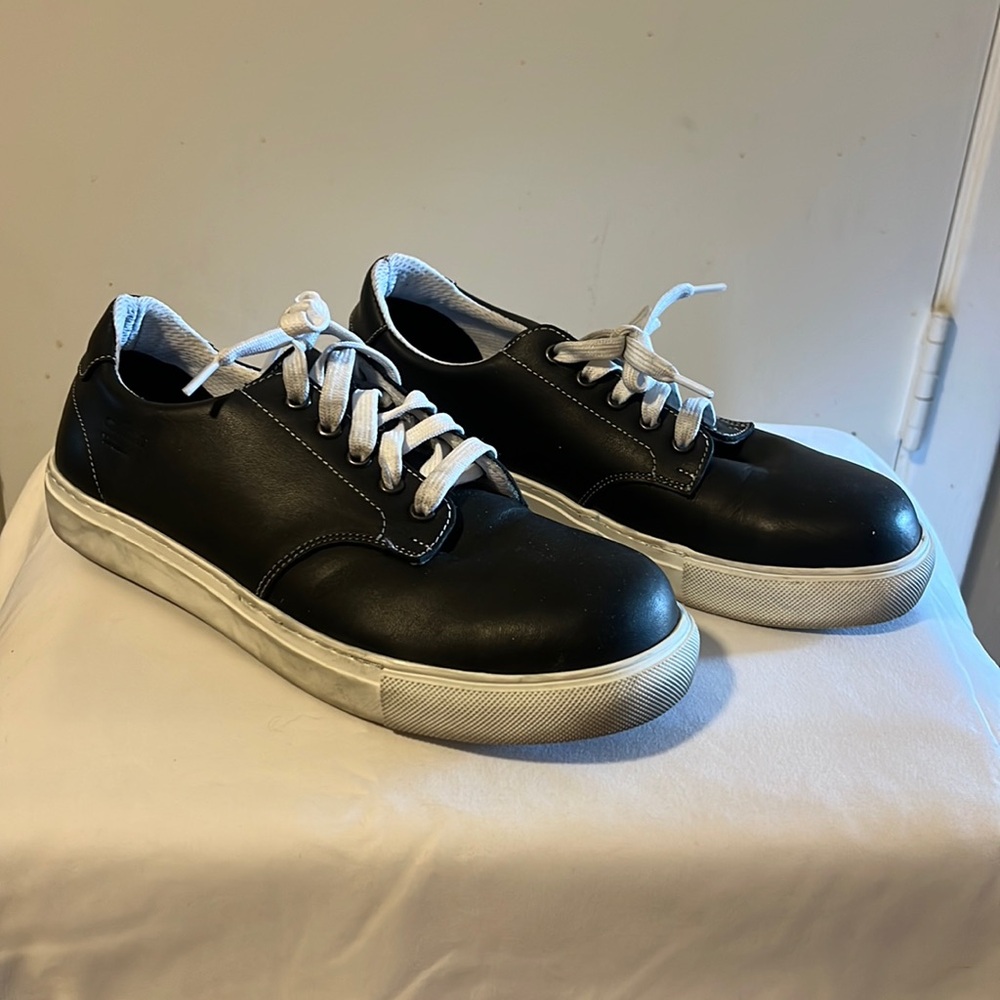 Black leather women’s steel toe safety shoes